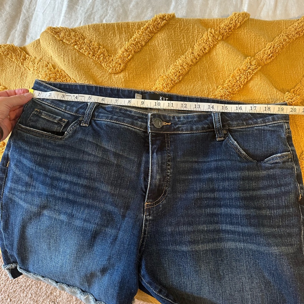 Kut from the Kloth Denim Shorts almost new - Picture 6 of 7